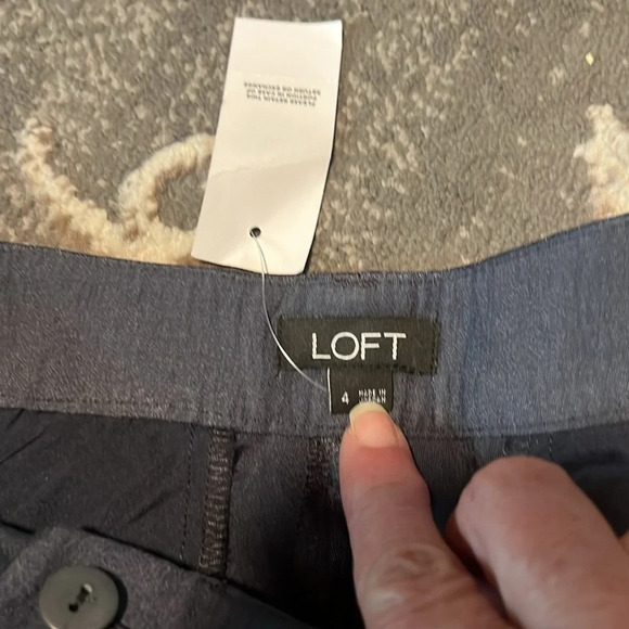 Loft dressy shorts. Size 4. NWT. Grey shimmers when the light hits it. - Picture 3 of 5